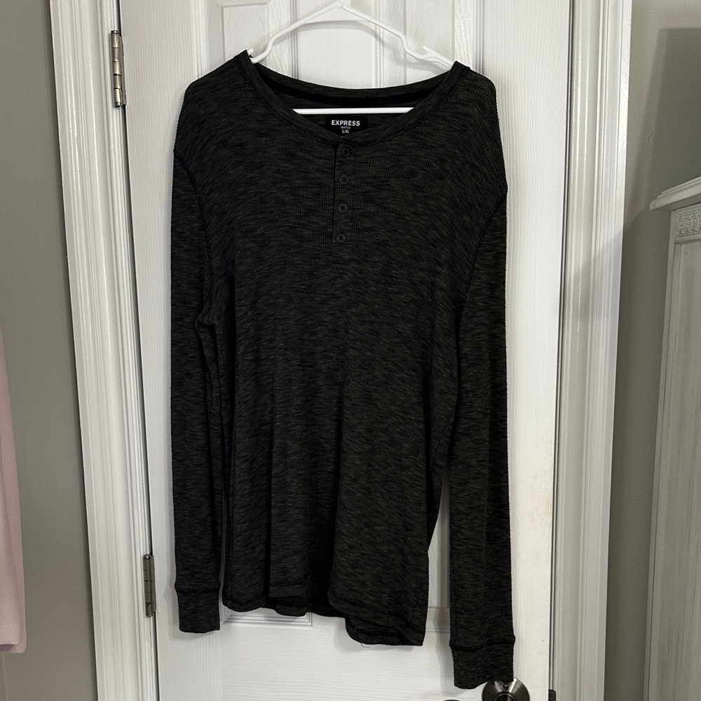 Express Men's olive green Henley Long Sleeve Tee